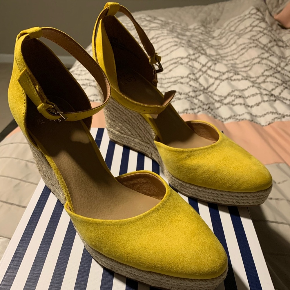 Yellow brand new Crown and Ivy